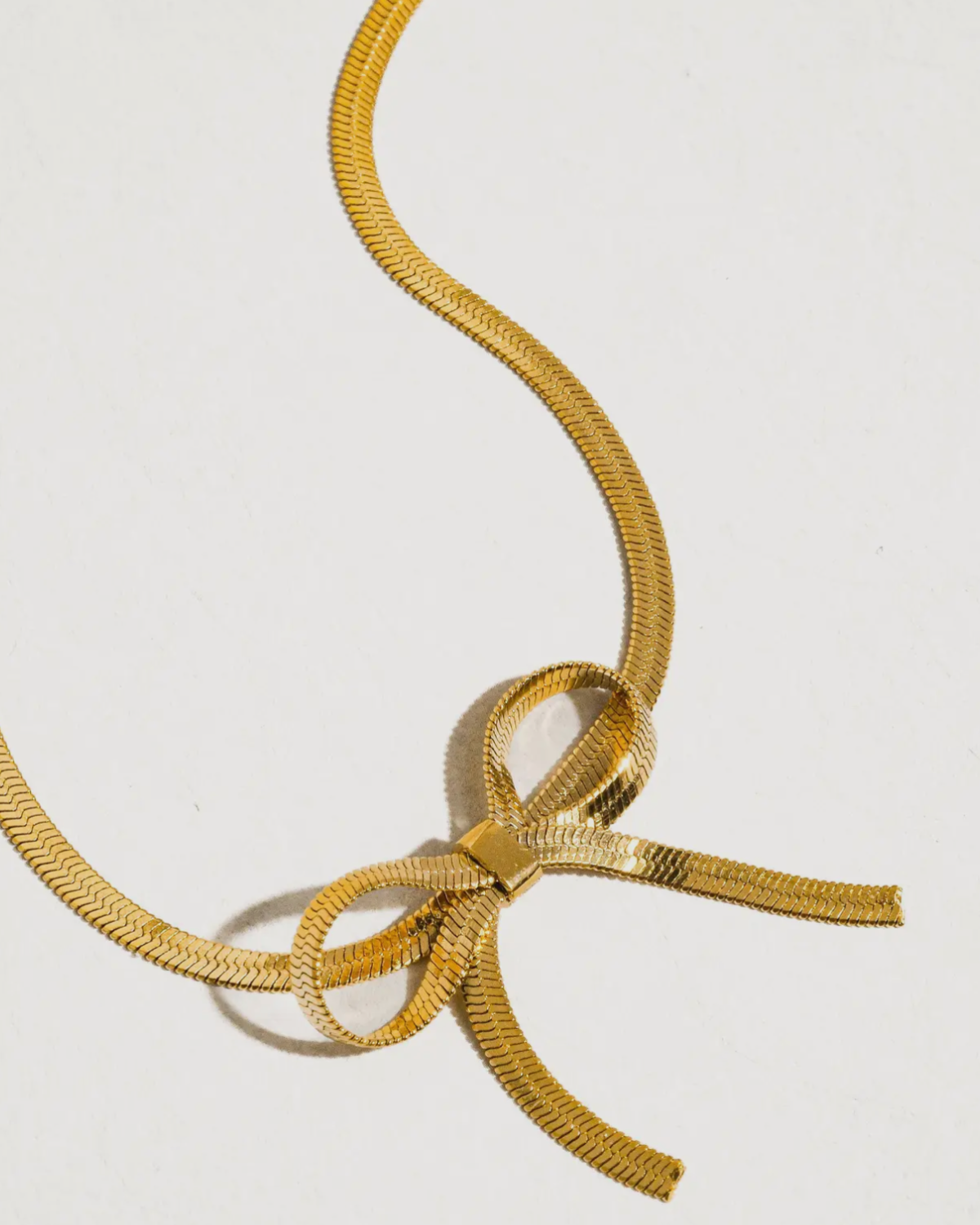 Short Bow Necklace