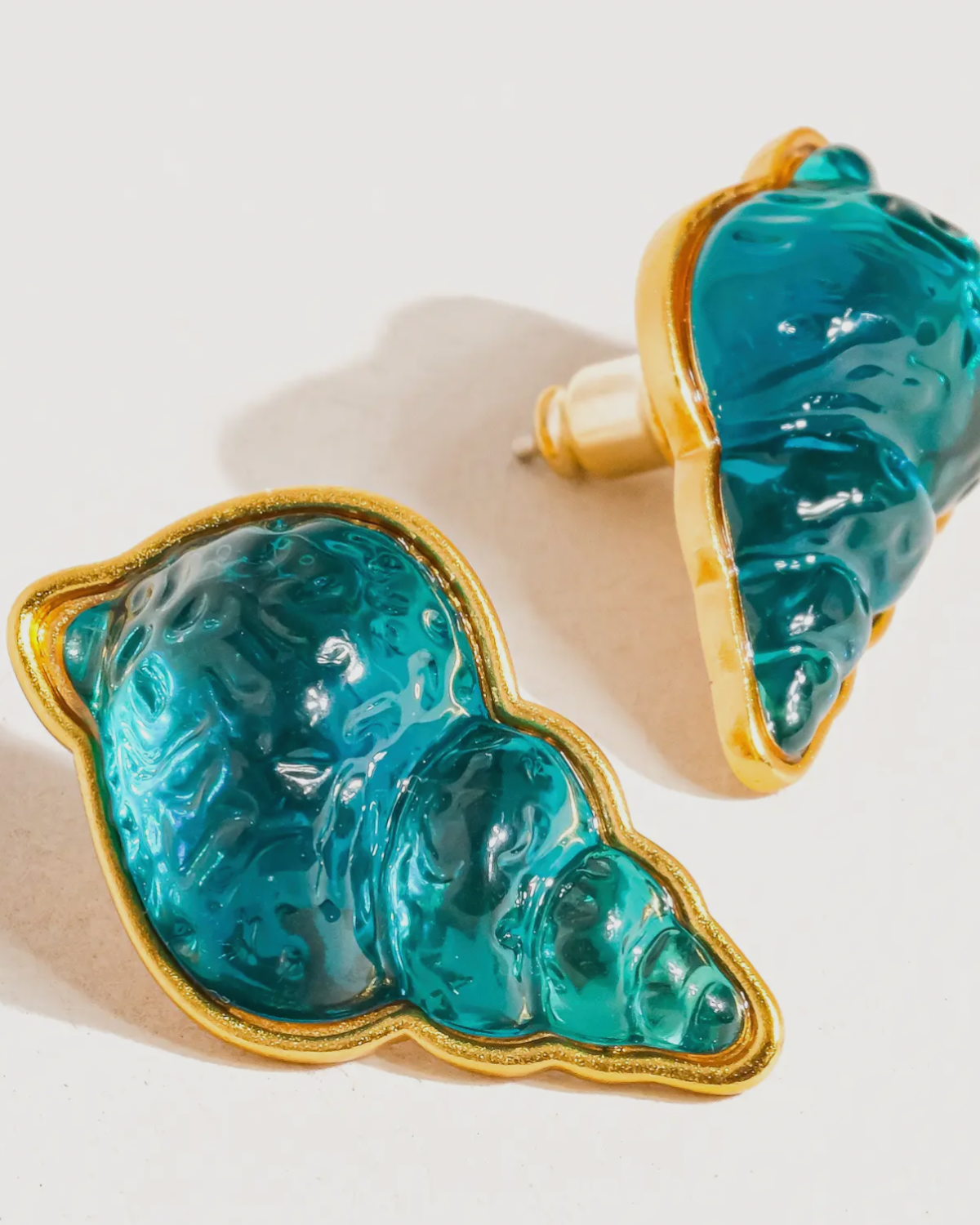 Shell Stud
