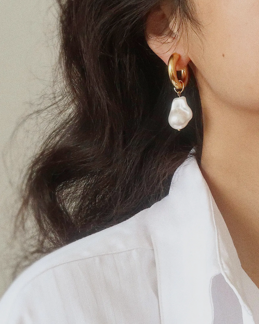 Chunky pearl earrings 