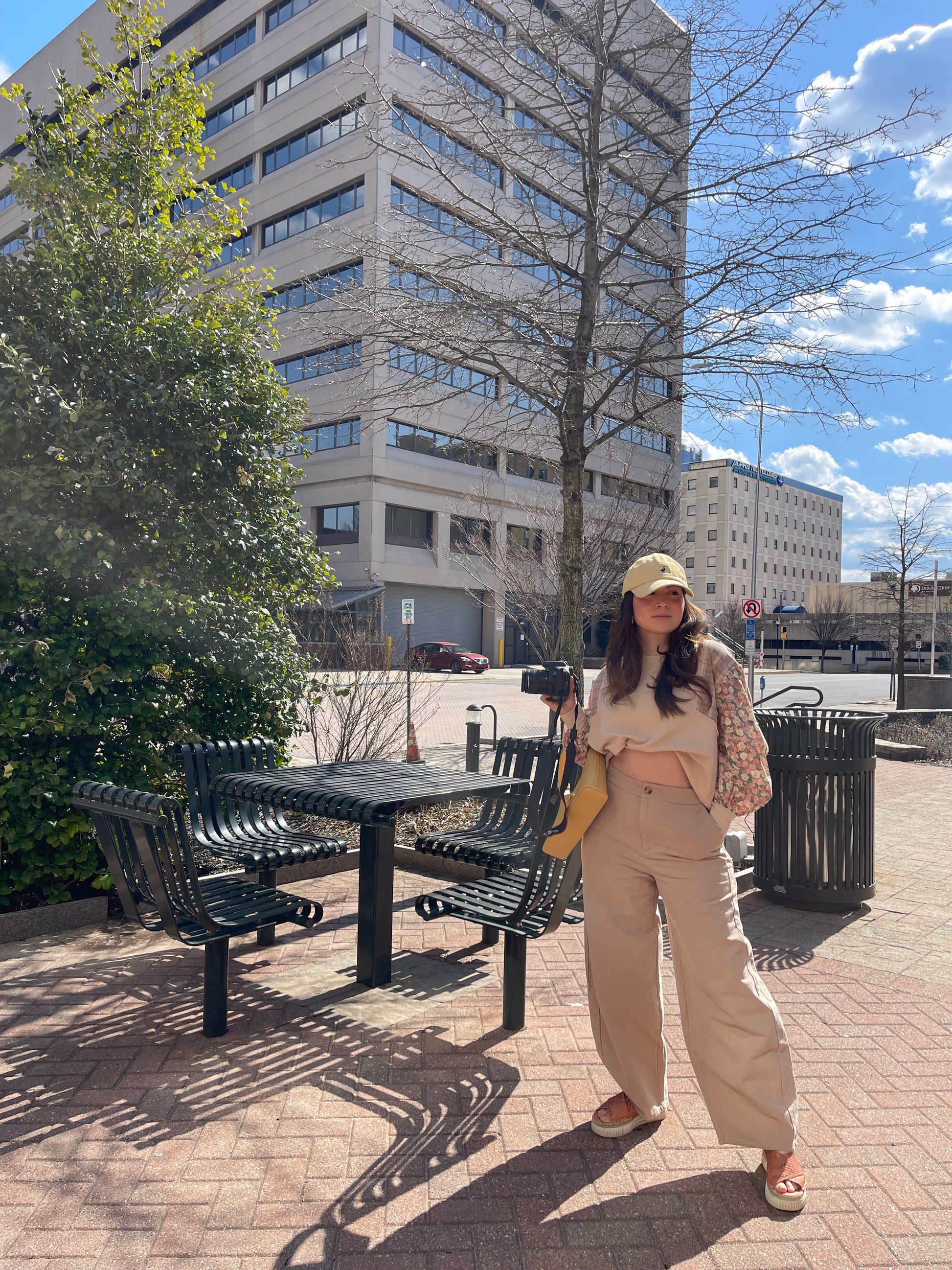 I'd say ultimate freedom with these distinctive barrel legged tan pants. Features front side pockets and a mid-rise slouchy fit. 

 55% Linen 45% Cotton

inseam 26" rise 11.5"