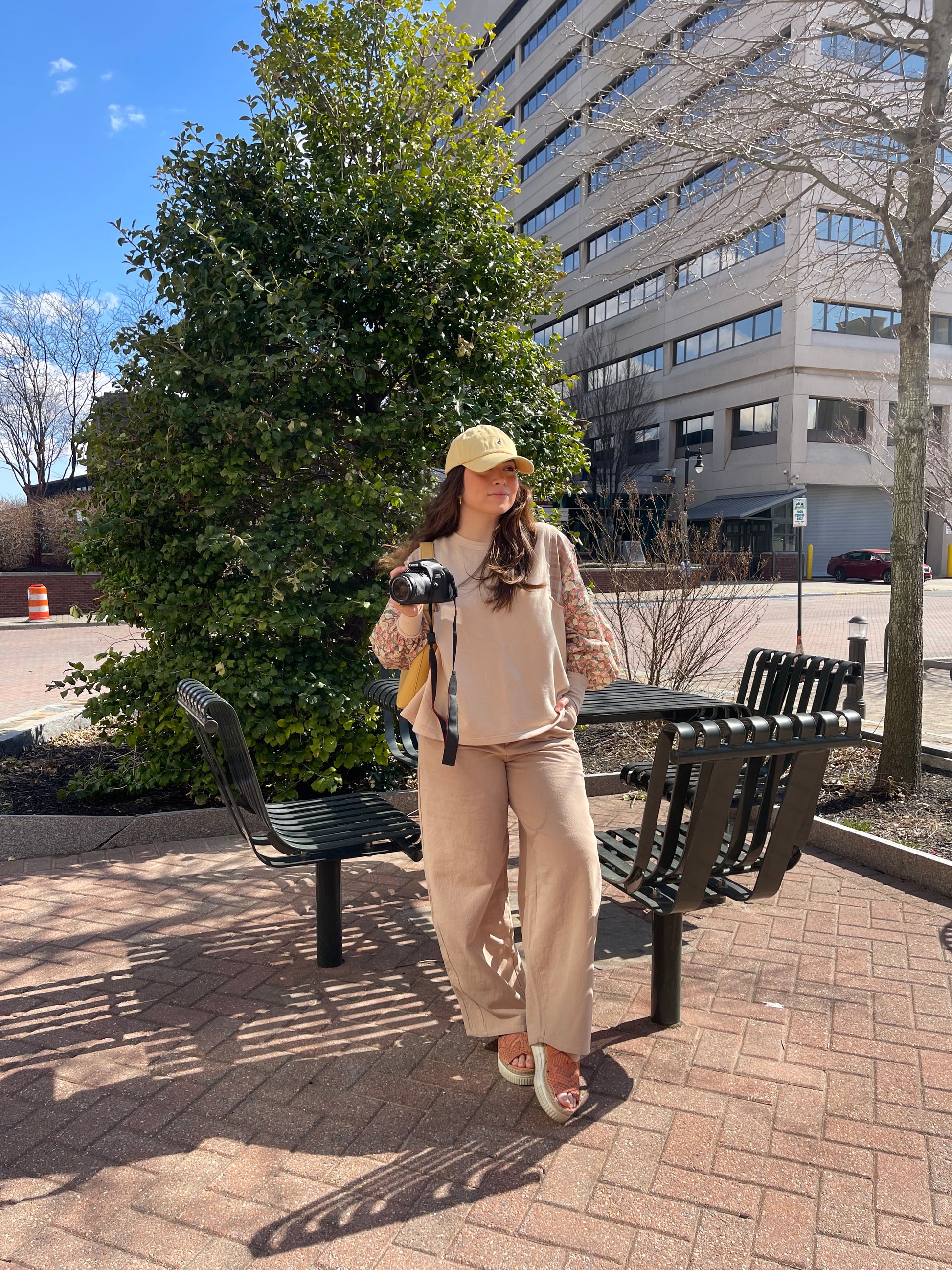I'd say ultimate freedom with these distinctive barrel legged tan pants. Features front side pockets and a mid-rise slouchy fit. 

 55% Linen 45% Cotton

inseam 26" rise 11.5"
