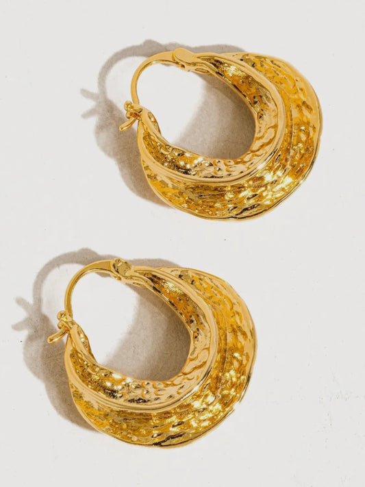 18K Gold Swirl Hoop Earring
18K Gold Plating
Brass
Measurement (L× W inch): 1 Diameter
- Lead and Nickel Free