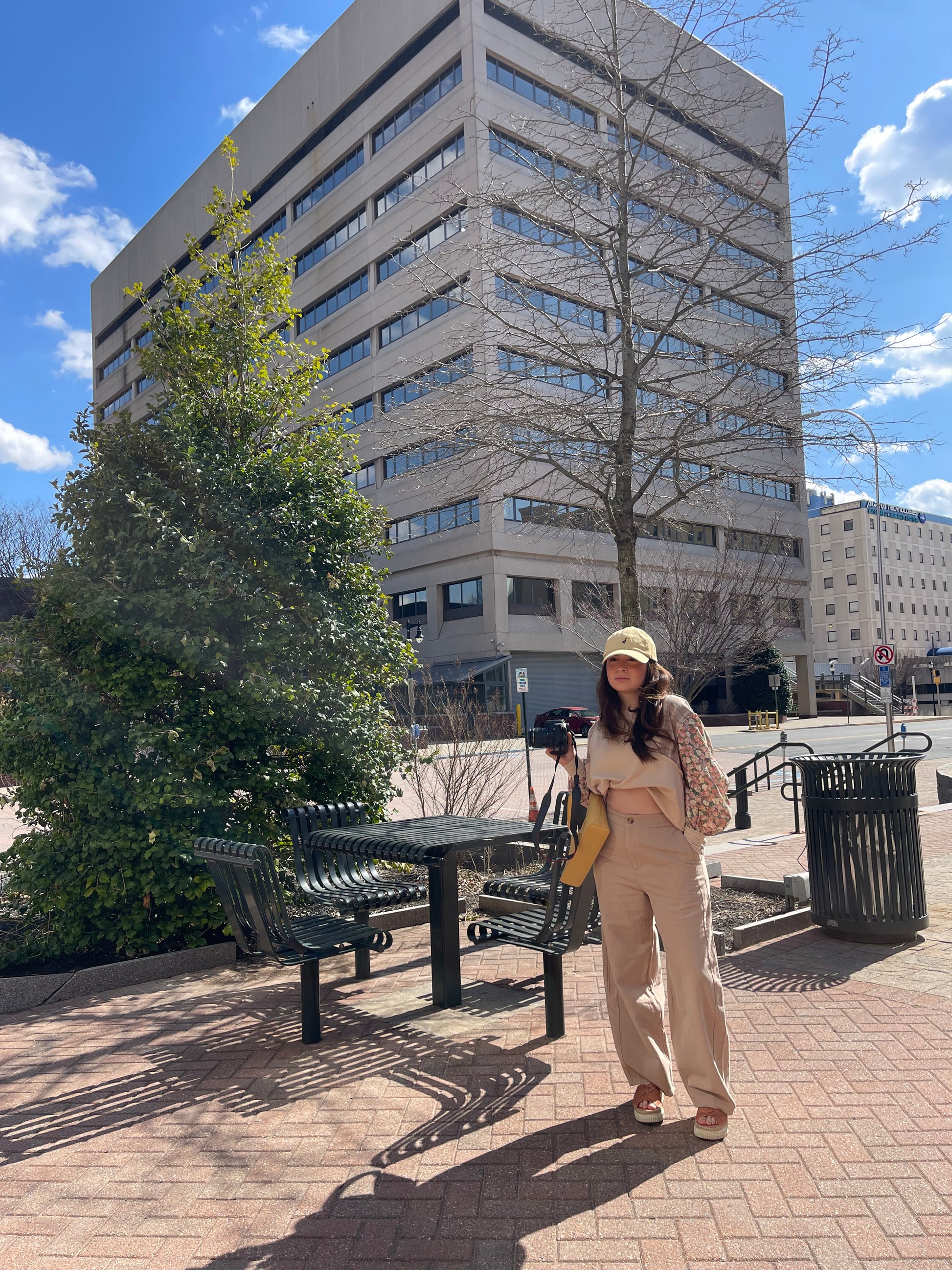 I'd say ultimate freedom with these distinctive barrel legged tan pants. Features front side pockets and a mid-rise slouchy fit. 

 55% Linen 45% Cotton

inseam 26" rise 11.5"