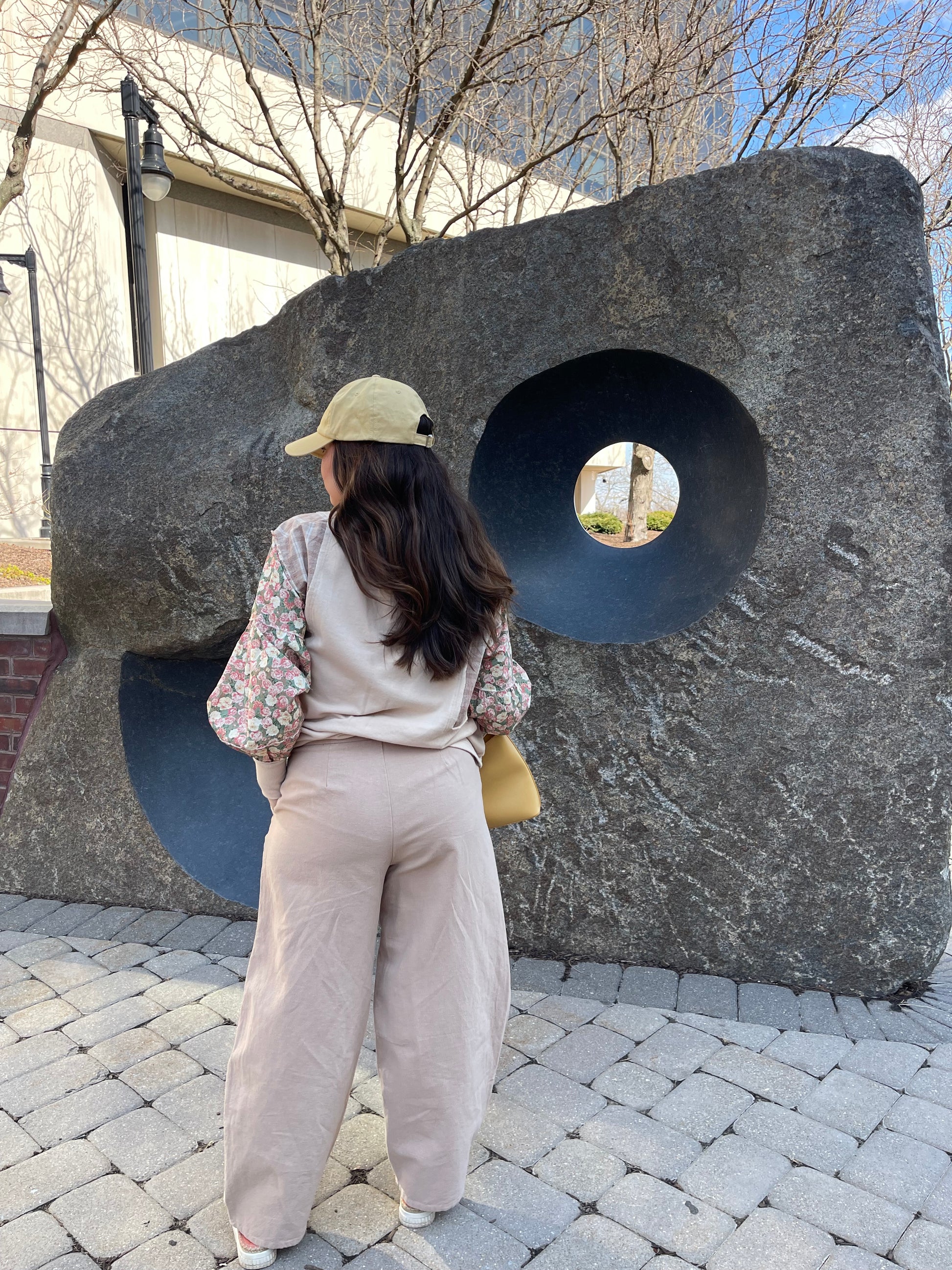 I'd say ultimate freedom with these distinctive barrel legged tan pants. Features front side pockets and a mid-rise slouchy fit. 

 55% Linen 45% Cotton

inseam 26" rise 11.5"