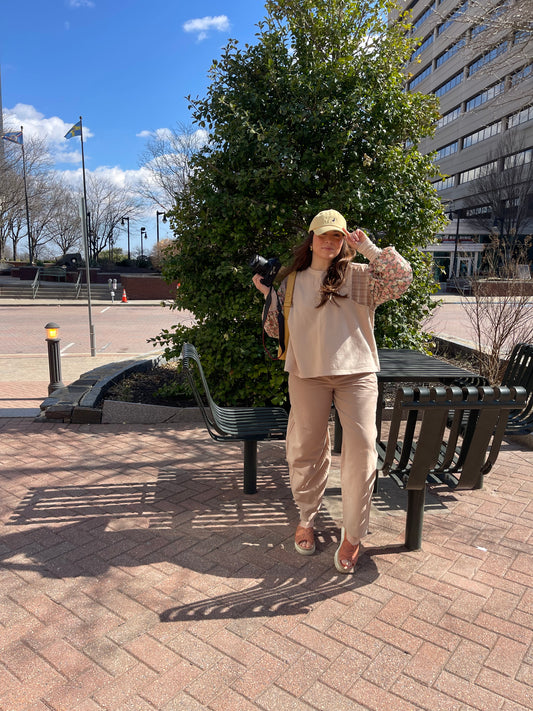I'd say ultimate freedom with these distinctive barrel legged tan pants. Features front side pockets and a mid-rise slouchy fit. 

 55% Linen 45% Cotton

inseam 26" rise 11.5"