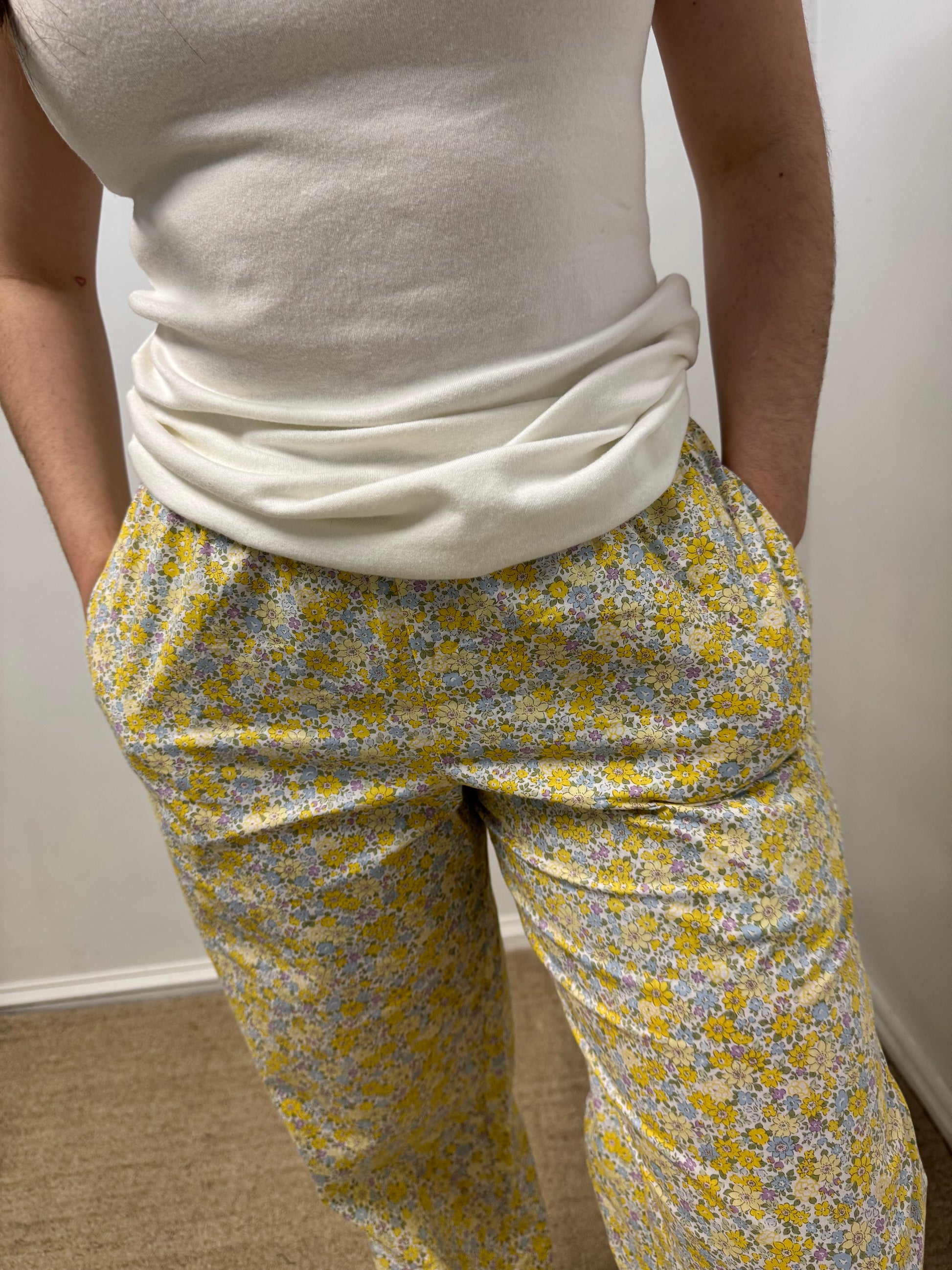 Pants yellow floral prints 